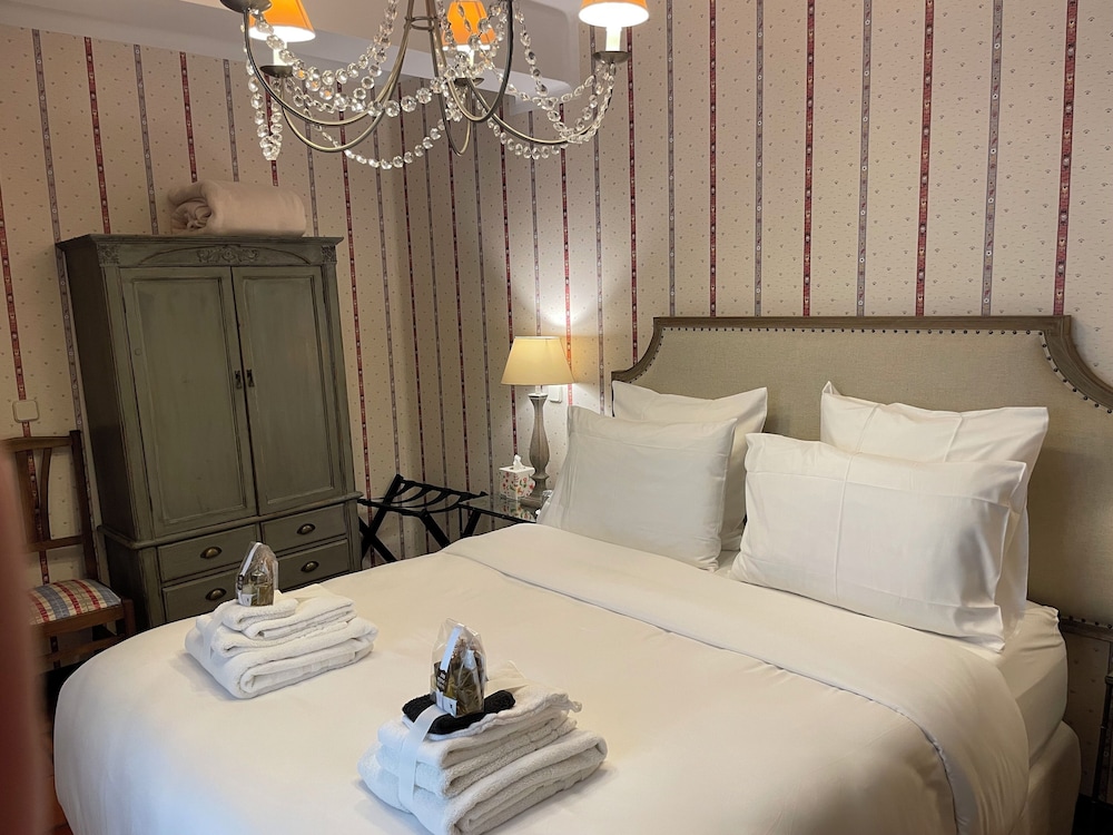 Manor Suite # 2 photo 2