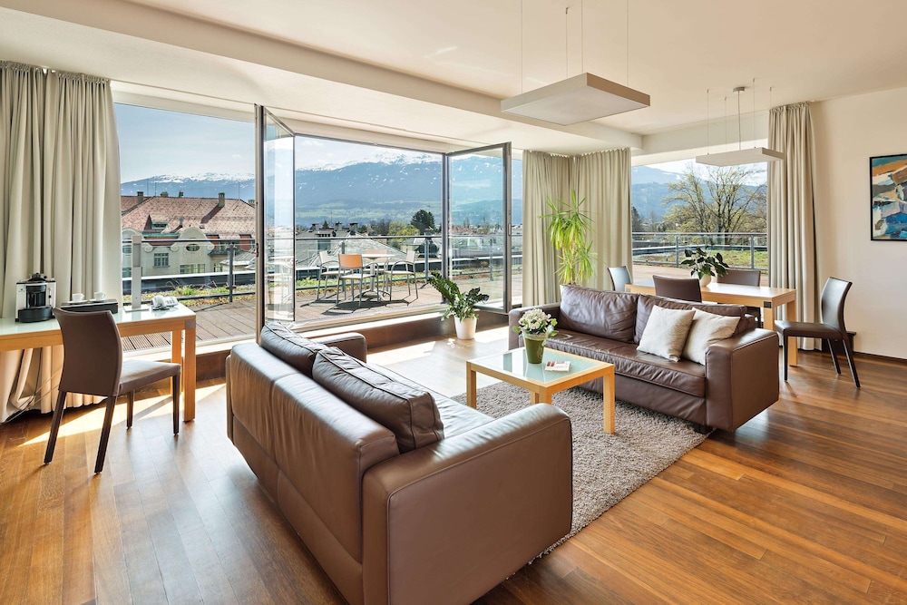 Suite - Photo 8