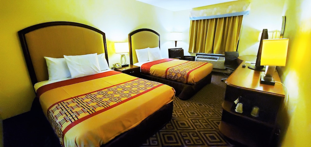 Room, 2 Queen Beds, Non Smoking photo 3