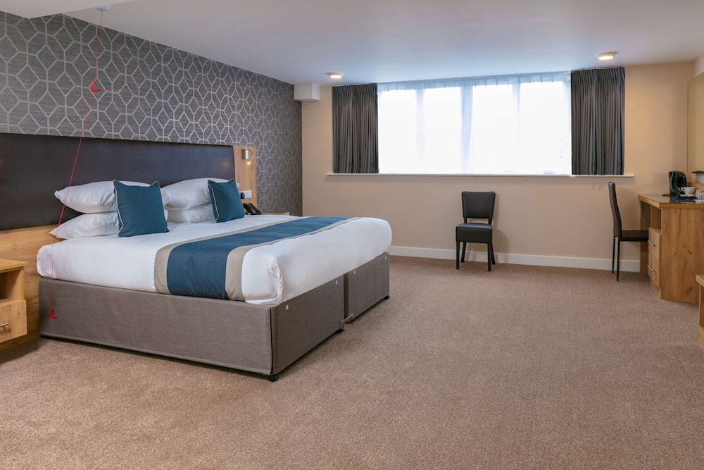 Superior Room, Multiple Beds, Non Smoking, Kitchenette photo 2