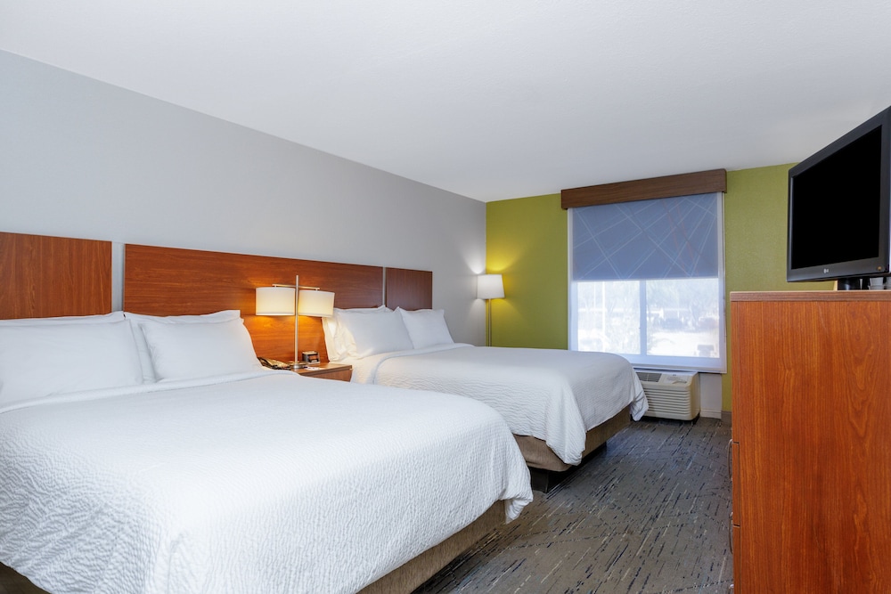 Standard Room, 2 Queen Beds, Accessible (Hearing Accessible, Bathtub) - Photo 2