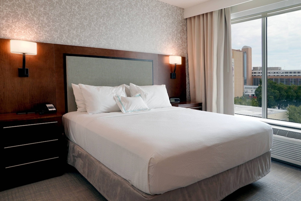 Suite, 1 Bedroom (Hearing Accessible)