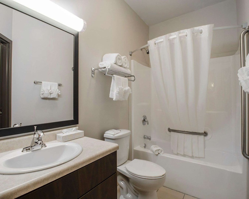 Suite, 1 Queen Bed With Sofa Bed, Non Smoking - Photo 12