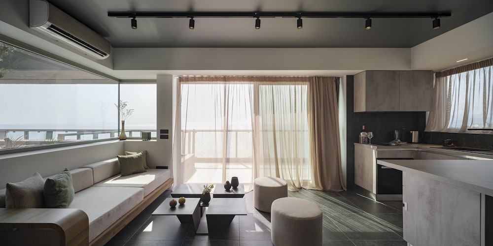 Loft Apartment, Sea View