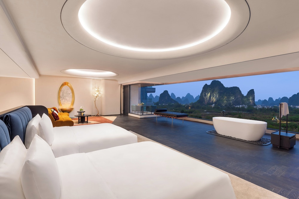 Suite, Multiple Beds, Balcony