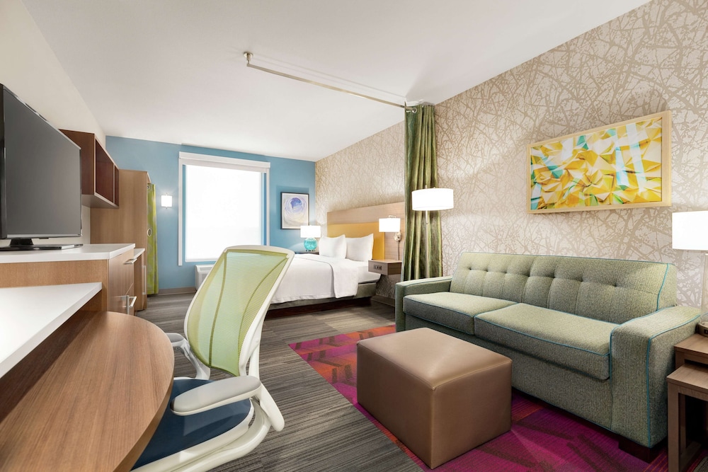 Studio Suite, 1 King Bed, Non Smoking - Photo 2