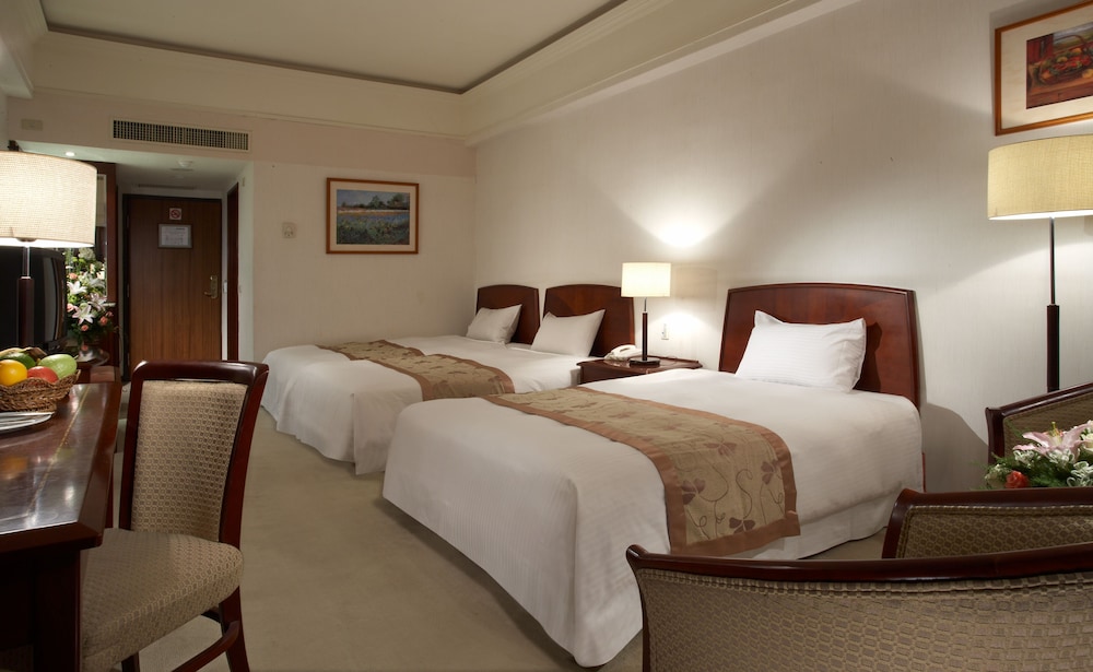 Standard Triple Room, 1 Bedroom, Non Smoking, City View photo 2
