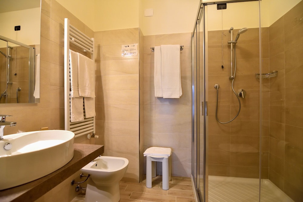 Deluxe Room, Balcony, Lake View photo 3