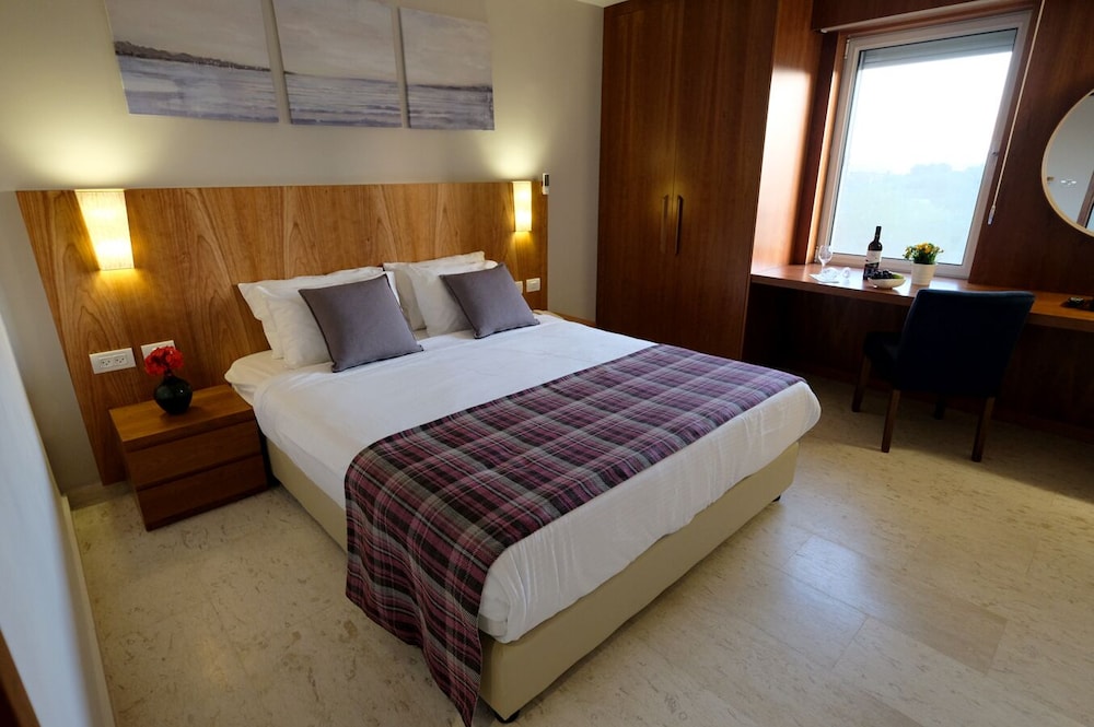 Superior Double Room, 1 King Bed, City View, photo 6