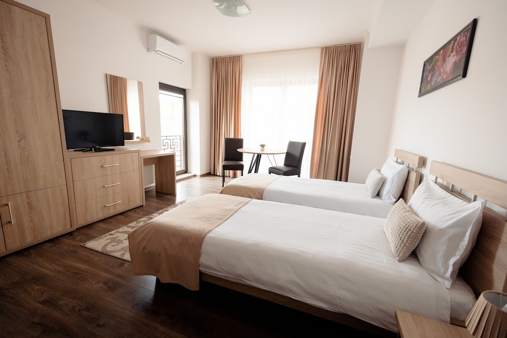 Deluxe Twin Room photo 2
