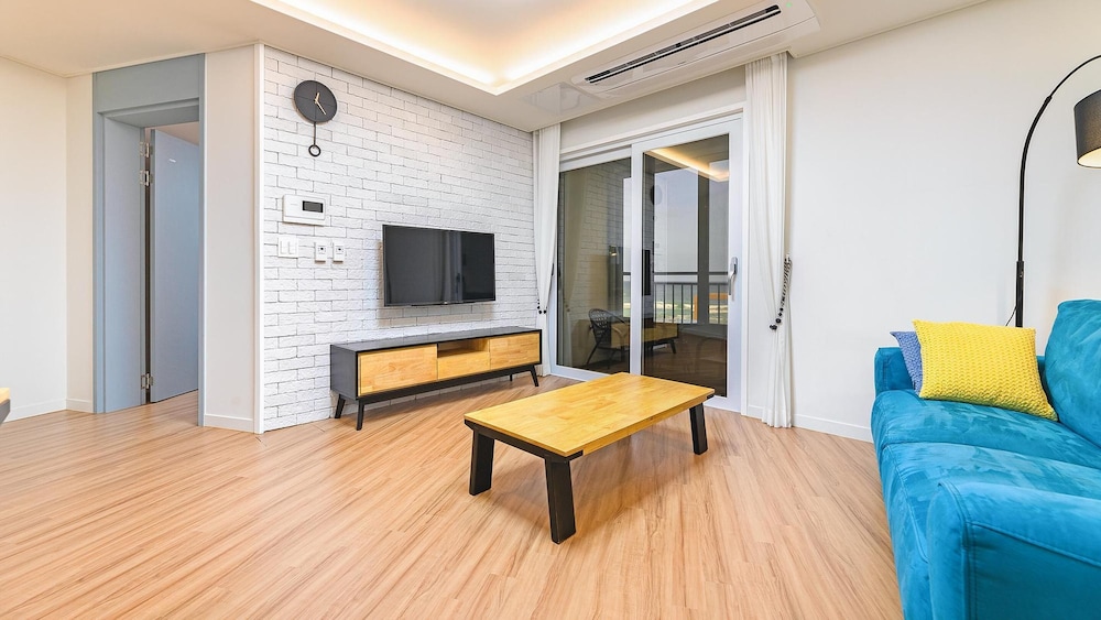 Basic Room, 1 Bedroom (201 (ocean view)) - Photo 3