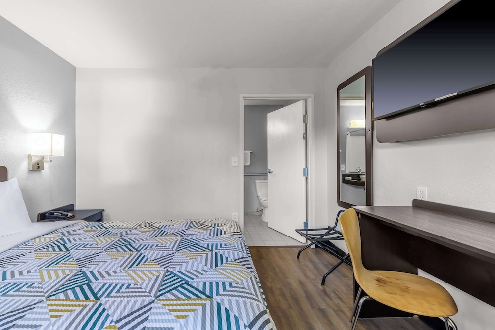 Standard Room, 1 Double Bed, Non Smoking photo 3