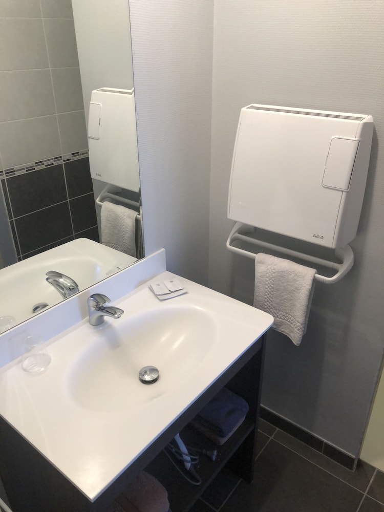 Double Room - Photo 5
