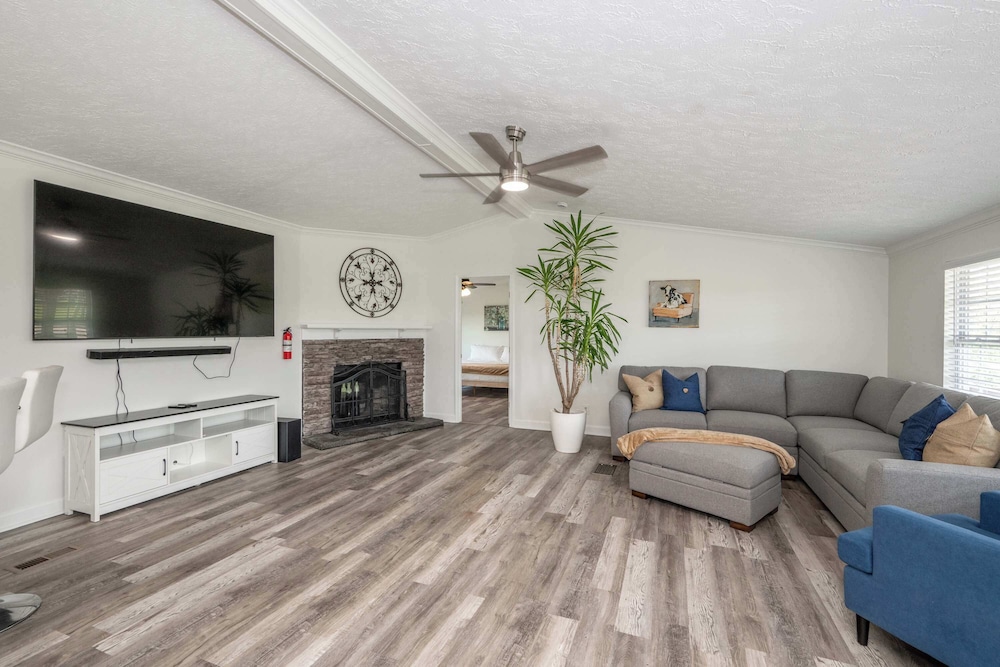 House, Multiple Beds, Patio, Garden View (Stillwater Hollow)