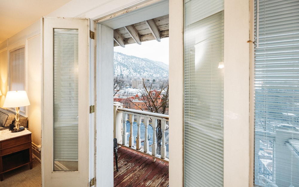 Balcony Suite photo 2
