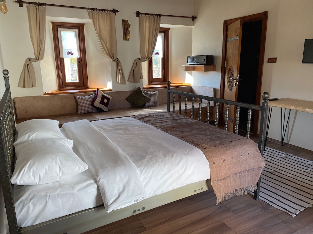 Family Double or Twin Room, Smoking, Bay View photo 1