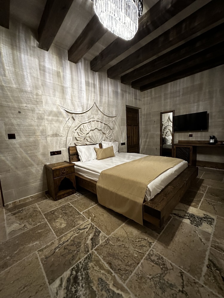 Deluxe Room, 1 King Bed, Courtyard Area photo 1