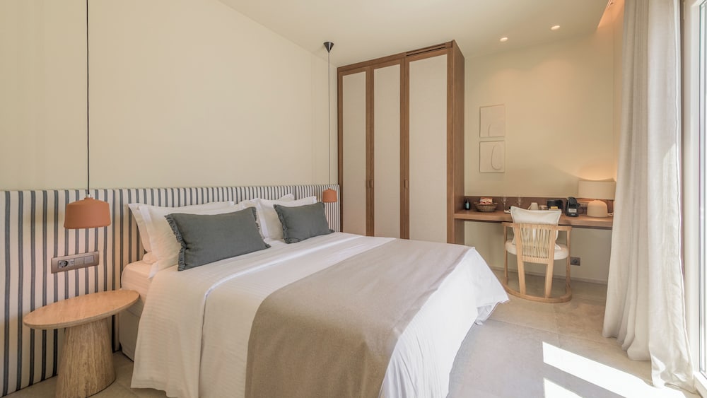Junior Suite, City View