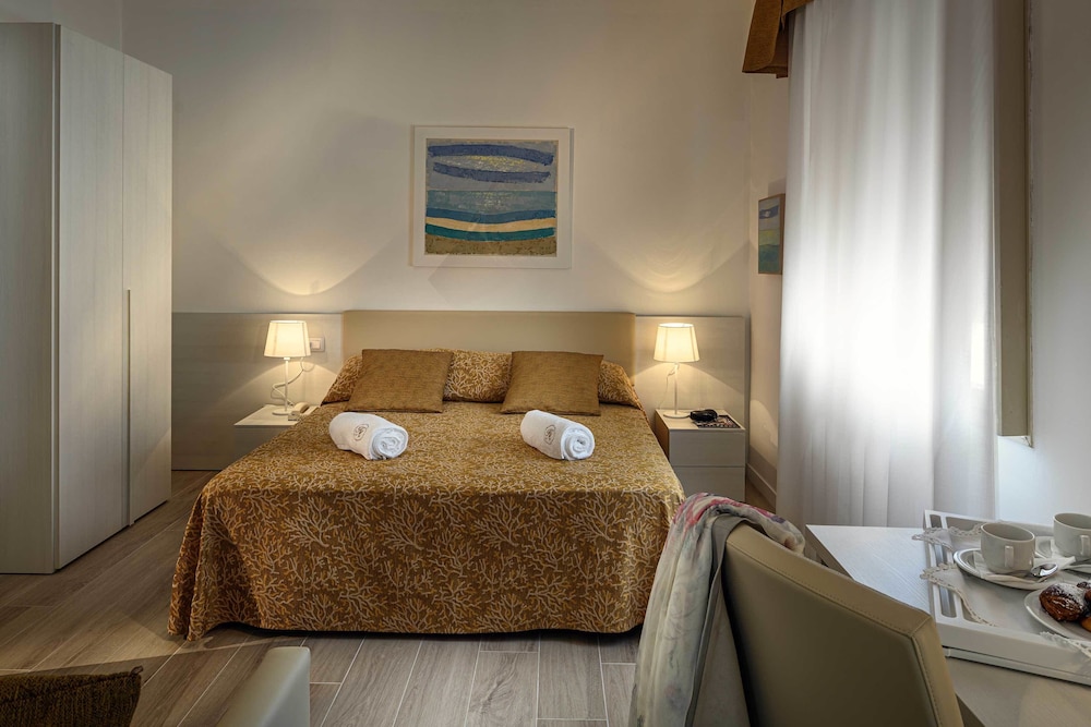 Classic Quadruple Room, Multiple Beds photo 1
