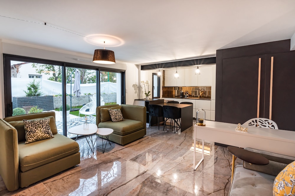 Premium Apartment photo 1