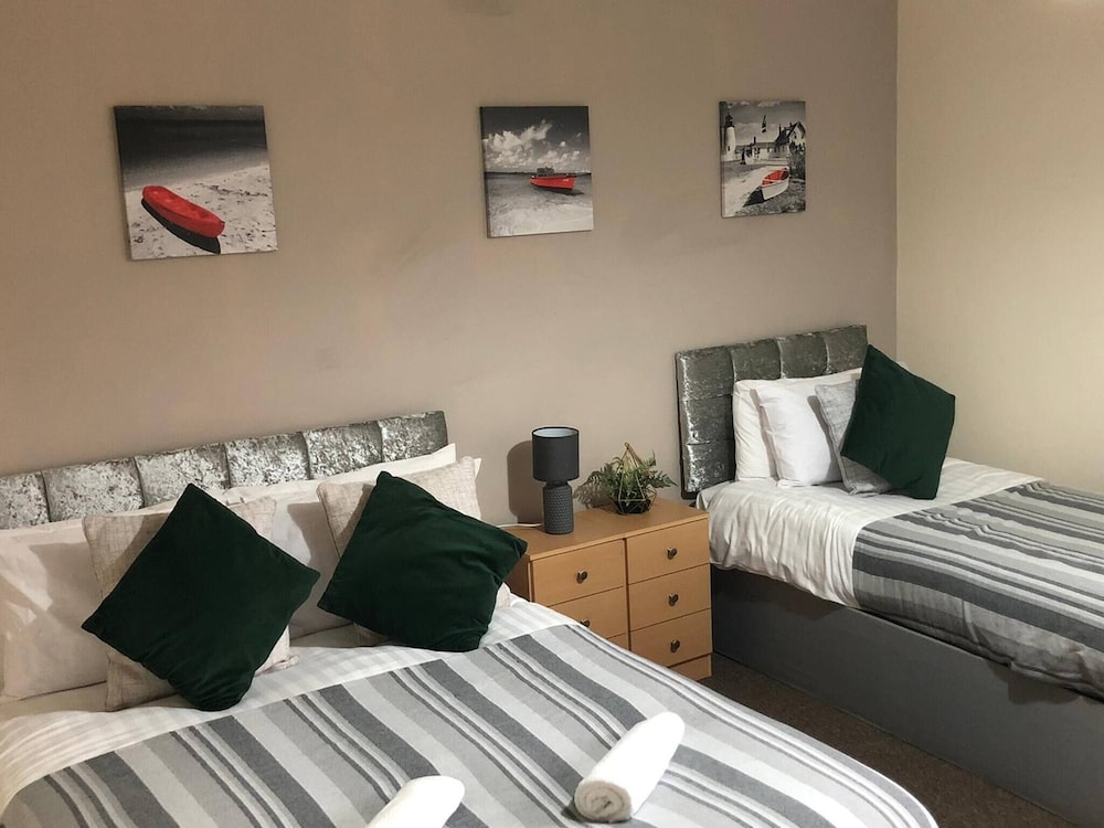 Apartment, 3 Bedrooms, Smoking