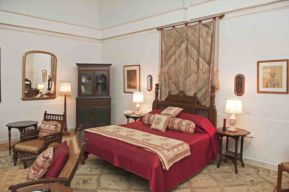 Regal Suite photo 2