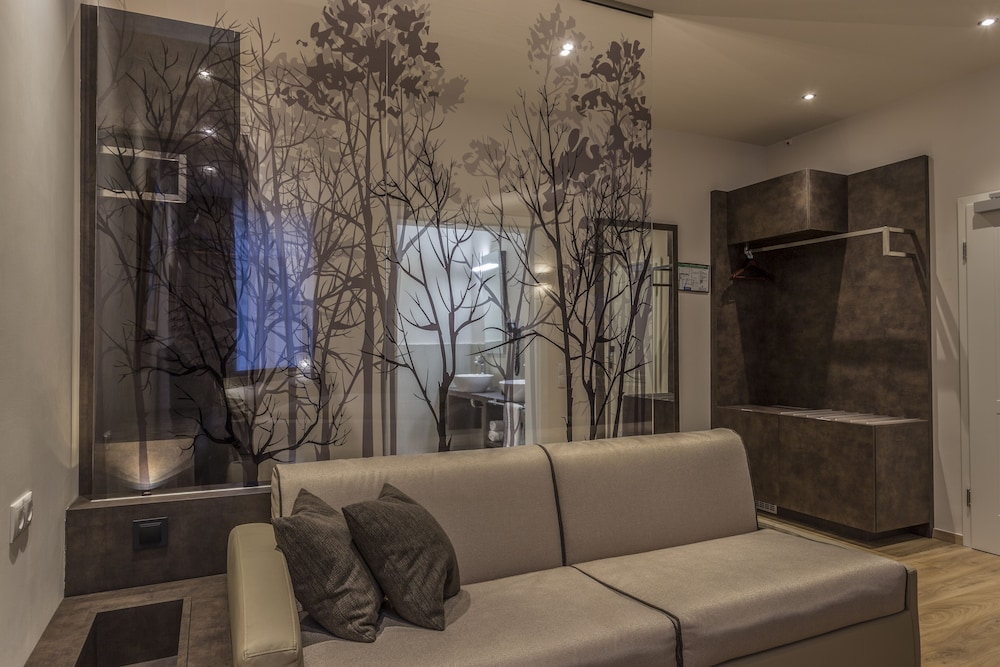 Superior Suite, Accessible, Private Bathroom