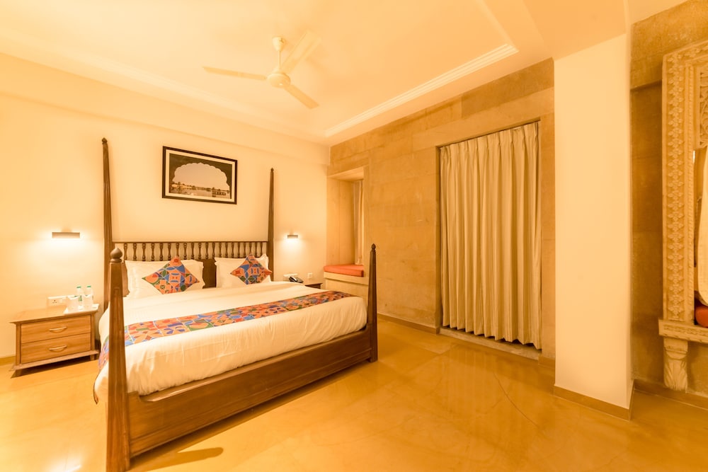 King Suite Room - Photo 5
