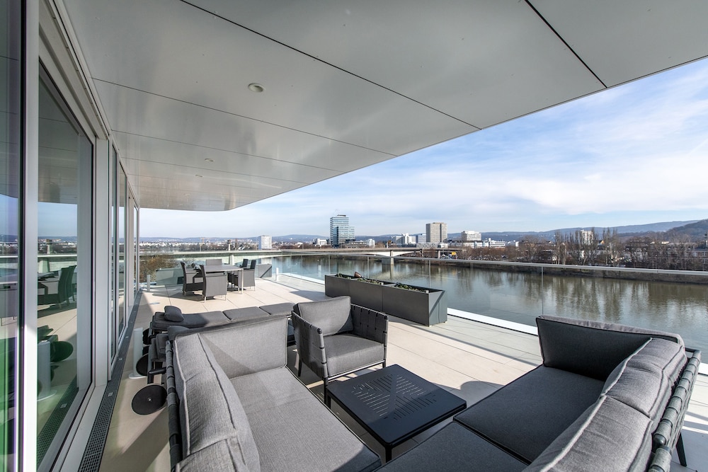 Penthouse, Patio, Marina View