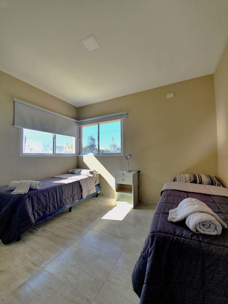 Superior Apartment, 2 Bedrooms, Mountain View