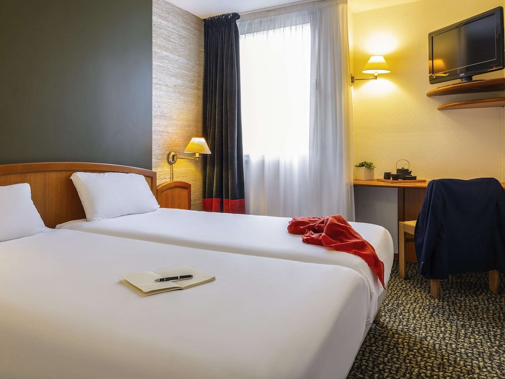 Standard Room, 2 Twin Beds photo 2