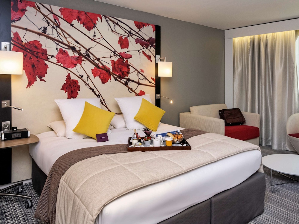 Classic Room, Multiple Beds - Photo 3