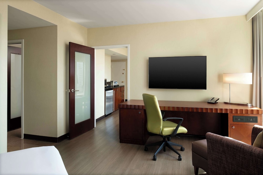 Junior Suite, 1 King Bed - Photo 6