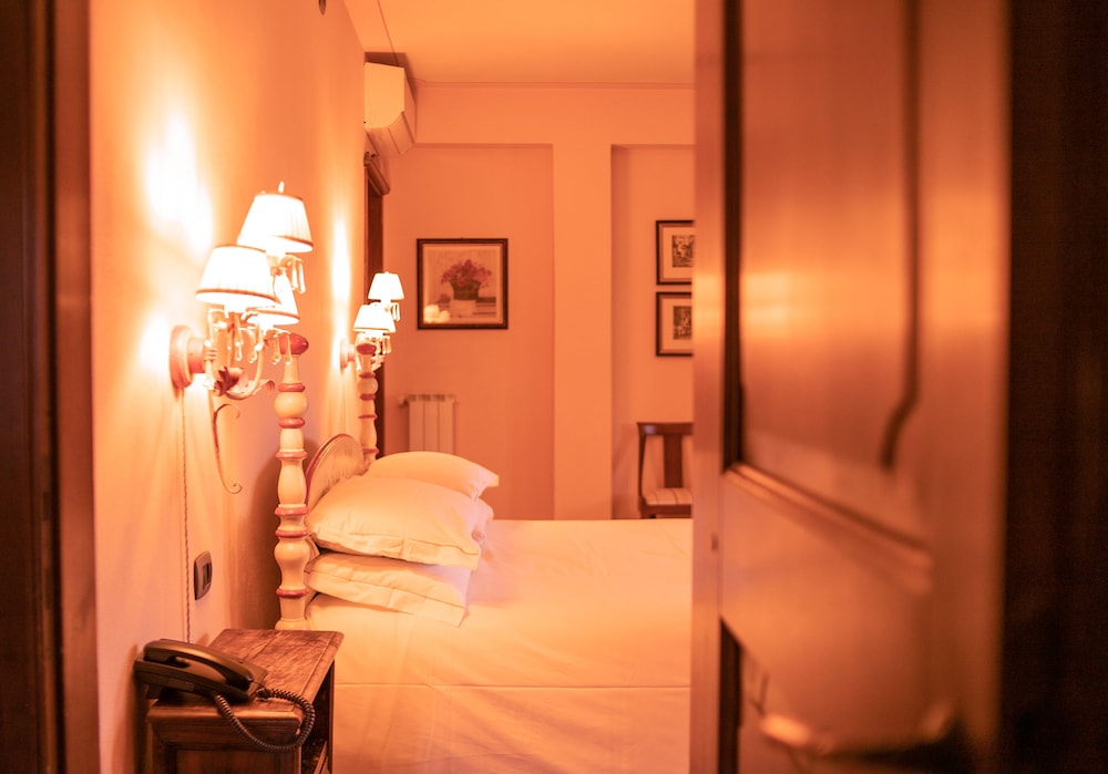 Suite - Photo 6