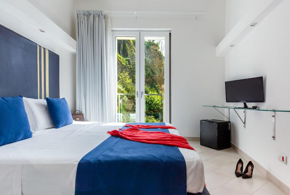 Panoramic Room