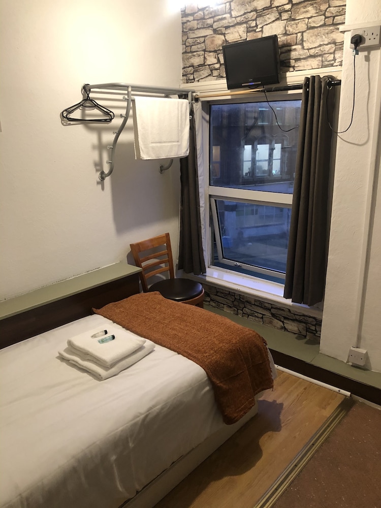 Single Room (Private Shower)