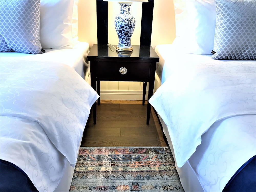 Luxury Suite, 2 Bedrooms, 1 Living Room (110 M2)
