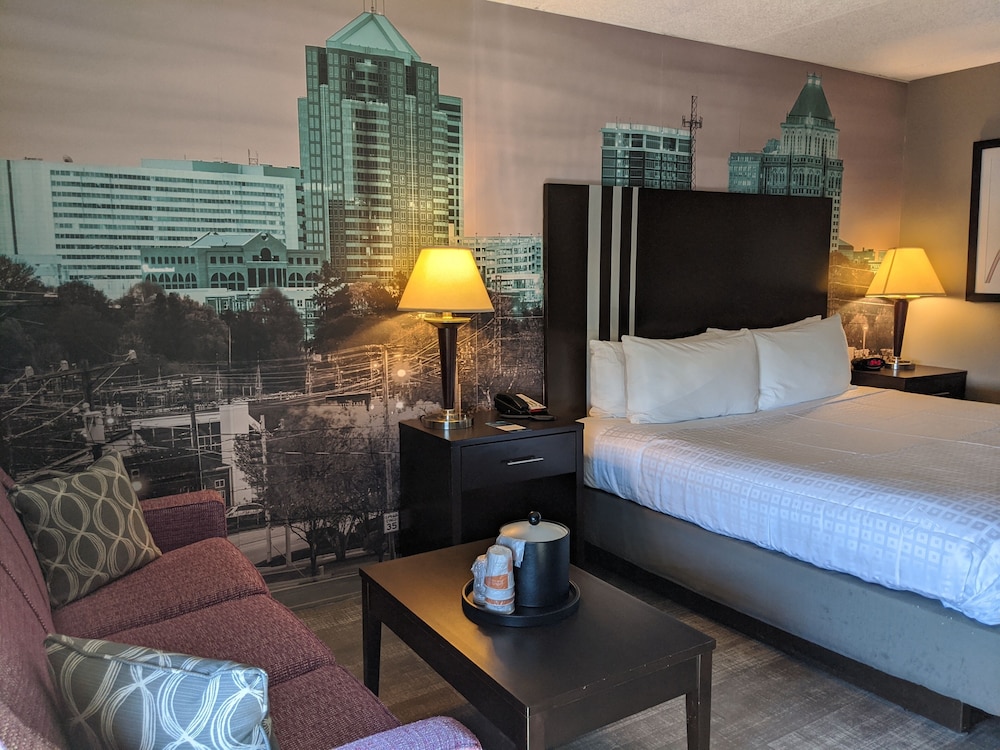 Room, 1 King Bed, Non Smoking - Photo 3