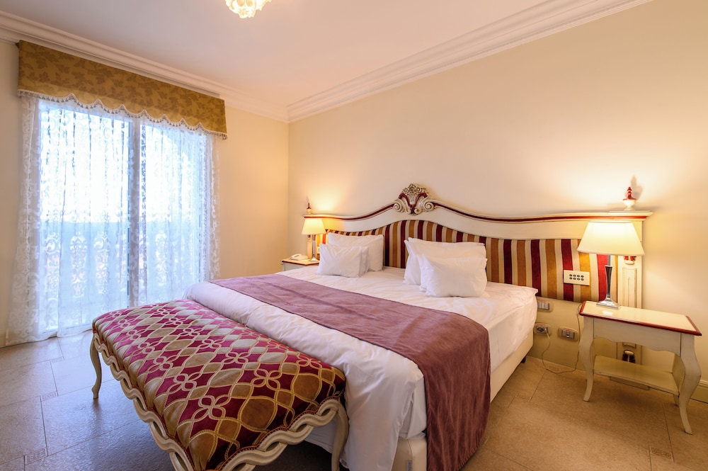 Junior Room, 1 King Bed, City View photo 2