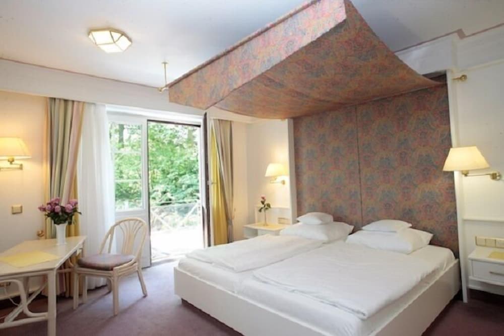 Luxury Suite, 2 Bedrooms, Non Smoking, Hot Tub photo 2