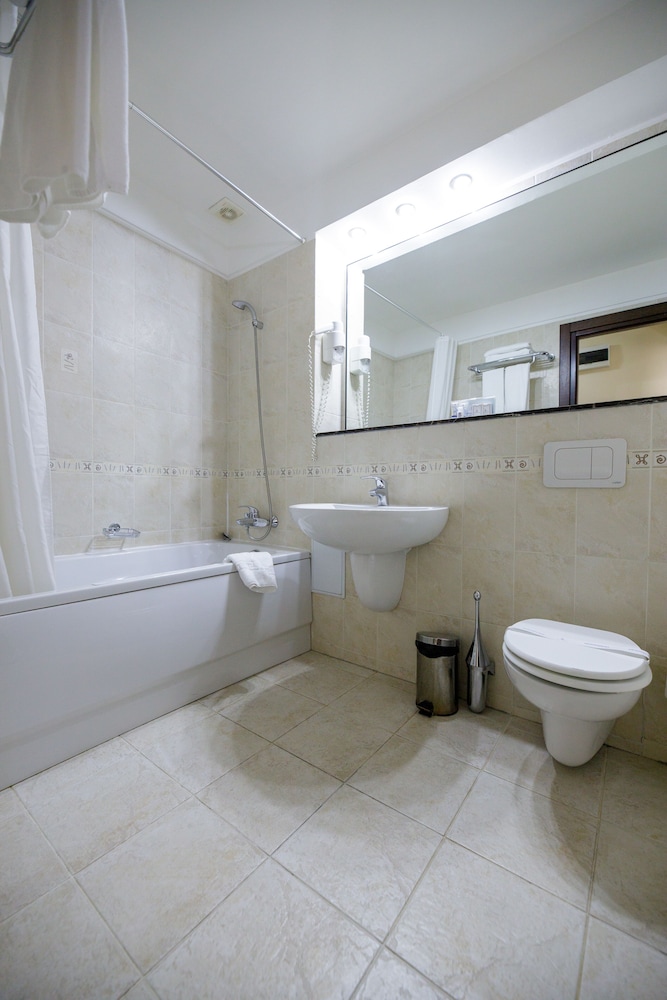 Standard Double Room - Photo 7
