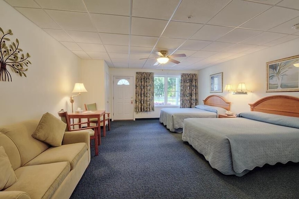 Ground Floor, 2 Queen Beds photo 1