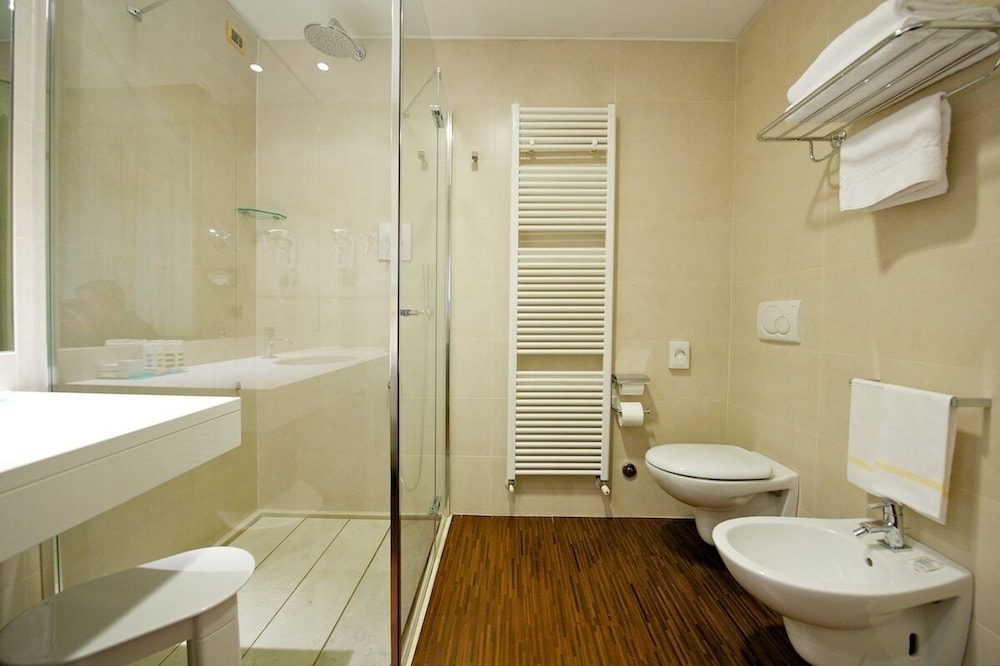 Deluxe Room, 1 Double Bed - Photo 16