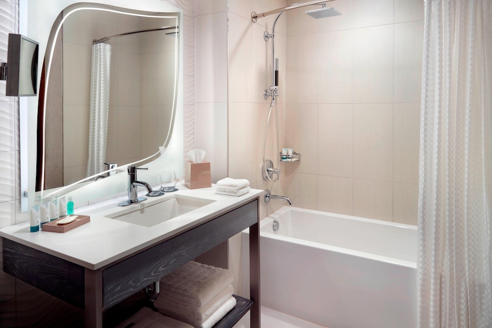 Traditional Room, 2 Queen Beds (Hearing Accessible)