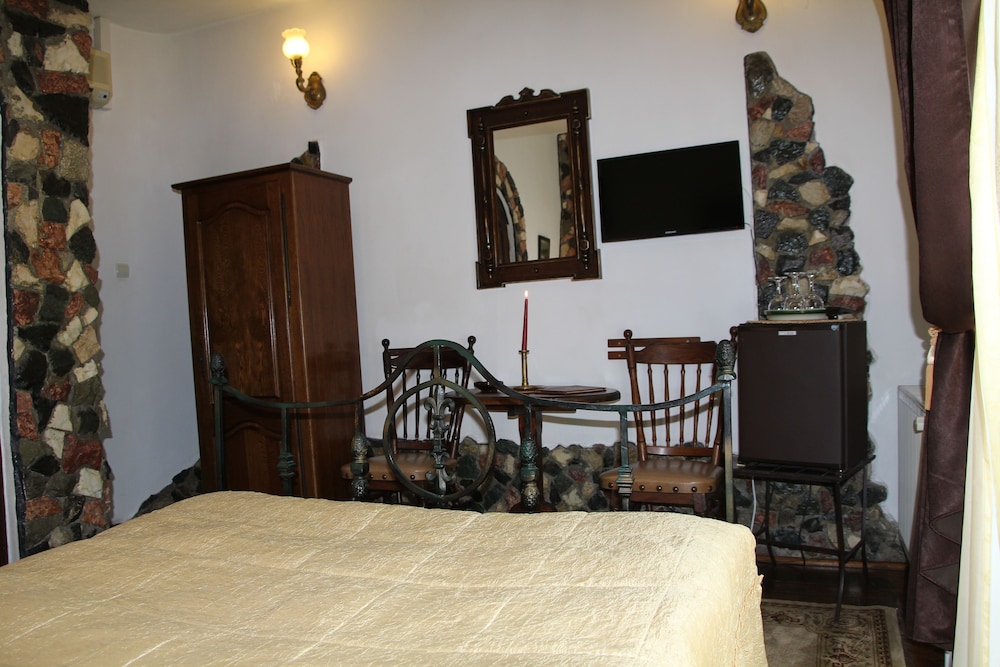 Economy Double Room photo 2