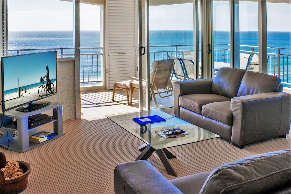 Apartment, 2 Bedrooms, Kitchen (2 Night, Ocean Views) photo 2