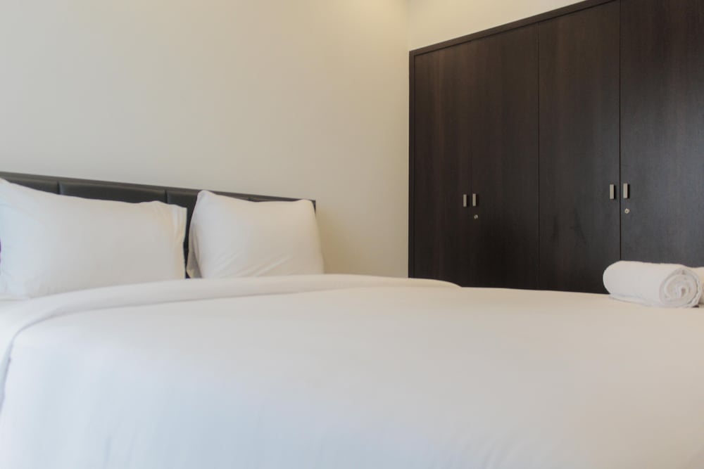 Room - Photo 8