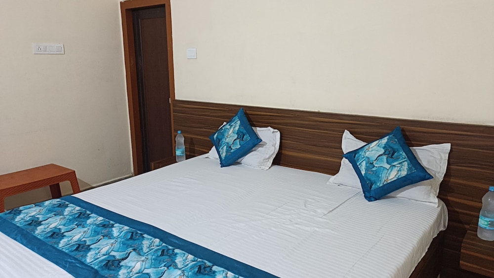 Standard Double Room - Photo 8