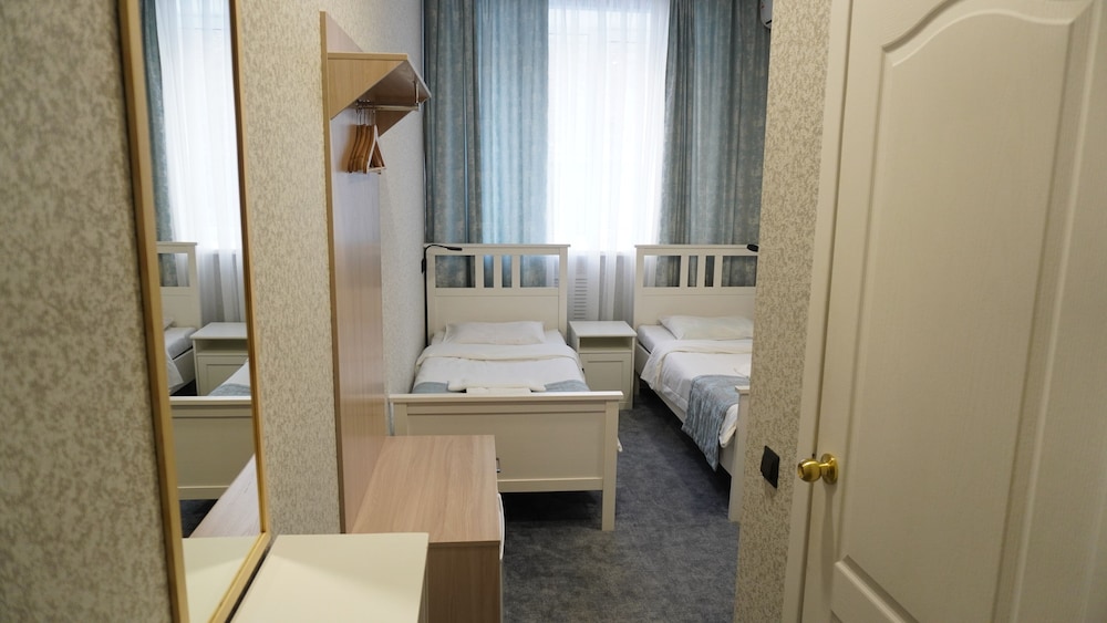 Standard Twin Room, 2 Twin Beds photo 2