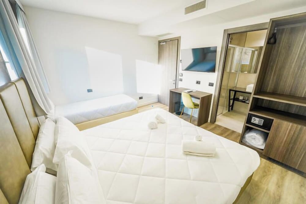 Basic Triple Room